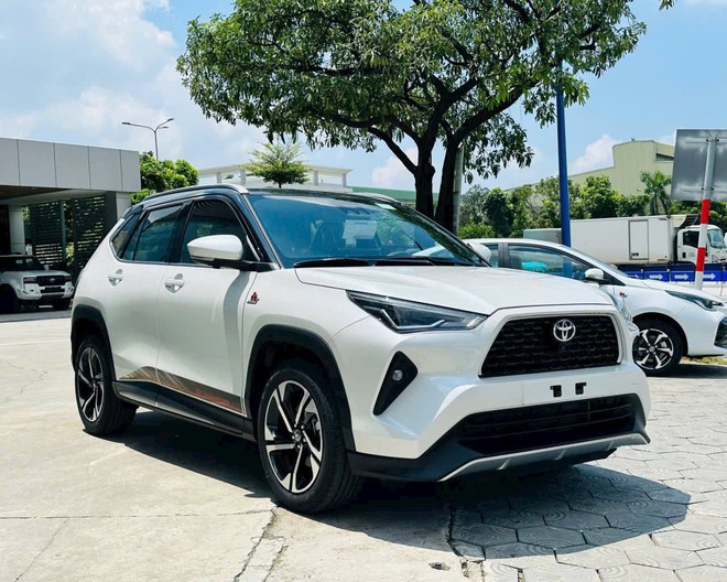 Toyota làm cú đúp bứt lên top 1 doanh số phân khúc tại Việt Nam: Vios giành ngôi vương từ City, Yaris Cross bứt phá- Ảnh 2. Toyota làm cú đúp bứt lên top 1 doanh số phân khúc tại Việt Nam: Vios giành ngôi vương từ City, Yaris Cross bứt phá- Ảnh 2.