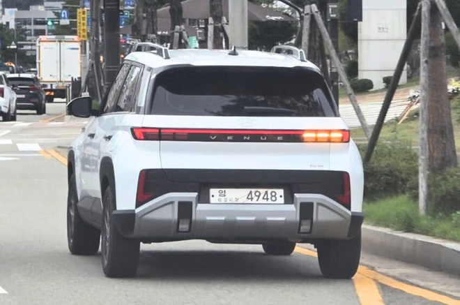 Hyundai Venue thế hệ mới lộ 'full' ngay trước thềm ra mắt: Như Tucson kết hợp Creta, ADAS, có chi tiết để lộ khả năng có bản thuần điện- Ảnh 9. Hyundai Venue thế hệ mới lộ 'full' ngay trước thềm ra mắt: Như Tucson kết hợp Creta, ADAS, có chi tiết để lộ khả năng có bản thuần điện- Ảnh 9.