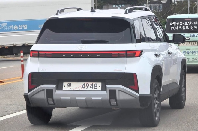 Hyundai Venue thế hệ mới lộ 'full' ngay trước thềm ra mắt: Như Tucson kết hợp Creta, ADAS, có chi tiết để lộ khả năng có bản thuần điện- Ảnh 8. Hyundai Venue thế hệ mới lộ 'full' ngay trước thềm ra mắt: Như Tucson kết hợp Creta, ADAS, có chi tiết để lộ khả năng có bản thuần điện- Ảnh 8.