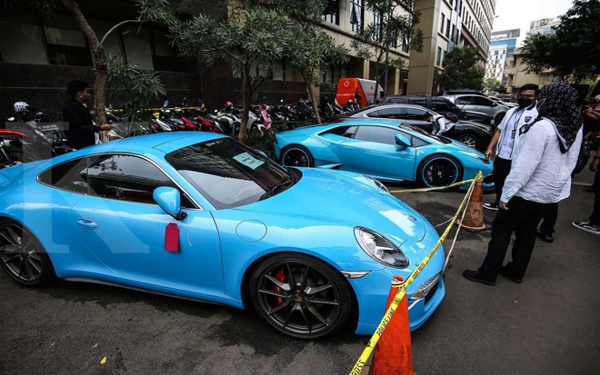 Dàn Lamborghini, Porsche, BMW của dân chơi ‘nhị phân’ bị bắt được đấu giá: Khởi điểm quy đổi 1,8 tỷ đồng, có xe độ khủng với biển tứ quý- Ảnh 3.