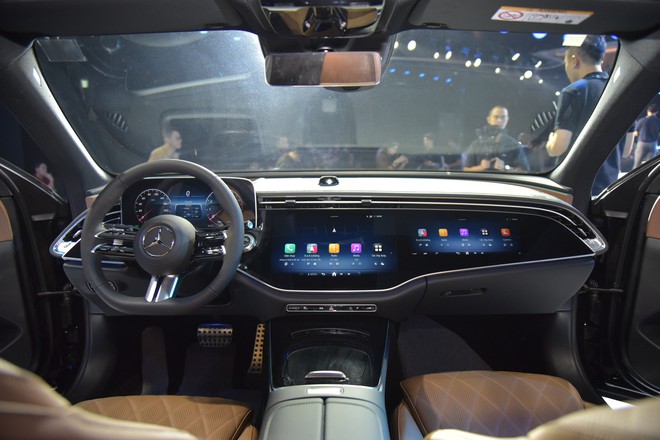 So sánh chi tiết giữa Mercedes-Benz E 300 AMG và BMW 530i M Sport: Chênh 110 triệu đồng và những thứ đánh đổi là...- Ảnh 5. So sánh chi tiết giữa Mercedes-Benz E 300 AMG và BMW 530i M Sport: Chênh 110 triệu đồng và những thứ đánh đổi là...- Ảnh 5.