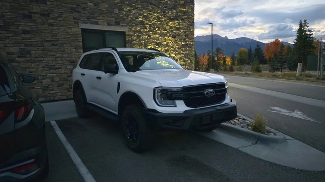 Chuyện 'ngược đời': Người Mỹ đến bây giờ mới thấy Ford Everest tại đây- Ảnh 4. Chuyện 'ngược đời': Người Mỹ đến bây giờ mới thấy Ford Everest tại đây- Ảnh 4.