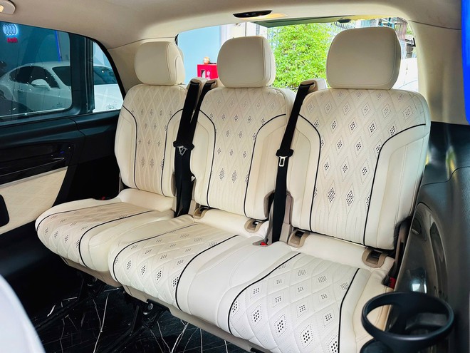 Giá chưa đến 1 tỷ đồng, chiếc Mercedes-Benz này rộng rãi như Carnival, có treo thích ứng nhưng chạy 'không tốn một giọt xăng'- Ảnh 11. Giá chưa đến 1 tỷ đồng, chiếc Mercedes-Benz này rộng rãi như Carnival, có treo thích ứng nhưng chạy 'không tốn một giọt xăng'- Ảnh 11.