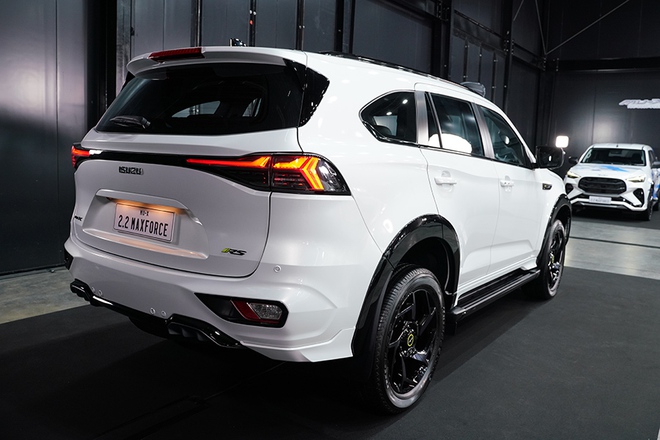 Isuzu mu-X 2026 ra mắt: Treo mới, ADAS ngay từ bản tiêu chuẩn, nhưng có chi tiết 'cải lùi' so với bản vừa ra mắt tại Việt Nam- Ảnh 21. Isuzu mu-X 2026 ra mắt: Treo mới, ADAS ngay từ bản tiêu chuẩn, nhưng có chi tiết 'cải lùi' so với bản vừa ra mắt tại Việt Nam- Ảnh 21.