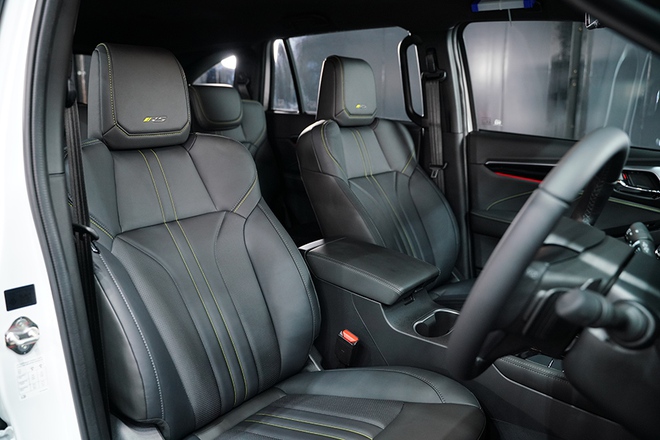 Isuzu mu-X 2026 ra mắt: Treo mới, ADAS ngay từ bản tiêu chuẩn, nhưng có chi tiết 'cải lùi' so với bản vừa ra mắt tại Việt Nam- Ảnh 26. Isuzu mu-X 2026 ra mắt: Treo mới, ADAS ngay từ bản tiêu chuẩn, nhưng có chi tiết 'cải lùi' so với bản vừa ra mắt tại Việt Nam- Ảnh 26.