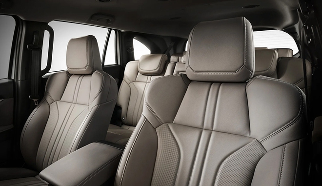 Isuzu mu-X 2026 ra mắt: Treo mới, ADAS ngay từ bản tiêu chuẩn, nhưng có chi tiết 'cải lùi' so với bản vừa ra mắt tại Việt Nam- Ảnh 12. Isuzu mu-X 2026 ra mắt: Treo mới, ADAS ngay từ bản tiêu chuẩn, nhưng có chi tiết 'cải lùi' so với bản vừa ra mắt tại Việt Nam- Ảnh 12.