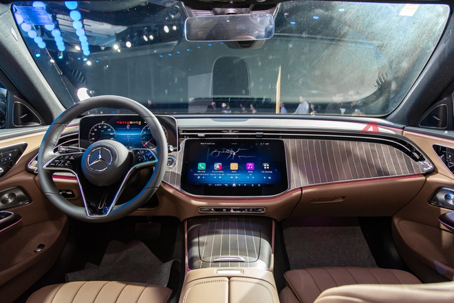Video này không chỉ có E-Class 2025, tiết lộ của chuyên gia sản phẩm Mercedes-Benz Việt Nam gây bất ngờ- Ảnh 39.