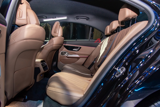 Video này không chỉ có E-Class 2025, tiết lộ của chuyên gia sản phẩm Mercedes-Benz Việt Nam gây bất ngờ- Ảnh 44.