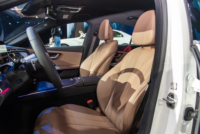 Video này không chỉ có E-Class 2025, tiết lộ của chuyên gia sản phẩm Mercedes-Benz Việt Nam gây bất ngờ- Ảnh 33.