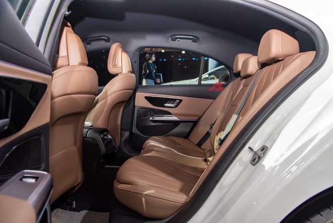 Video này không chỉ có E-Class 2025, tiết lộ của chuyên gia sản phẩm Mercedes-Benz Việt Nam gây bất ngờ- Ảnh 34.