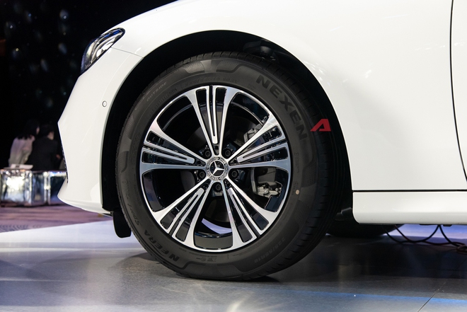 Video này không chỉ có E-Class 2025, tiết lộ của chuyên gia sản phẩm Mercedes-Benz Việt Nam gây bất ngờ- Ảnh 28.