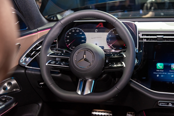Video này không chỉ có E-Class 2025, tiết lộ của chuyên gia sản phẩm Mercedes-Benz Việt Nam gây bất ngờ- Ảnh 13.