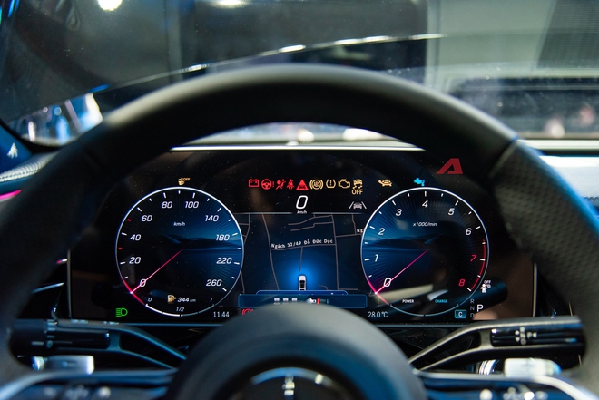 Video này không chỉ có E-Class 2025, tiết lộ của chuyên gia sản phẩm Mercedes-Benz Việt Nam gây bất ngờ- Ảnh 14.