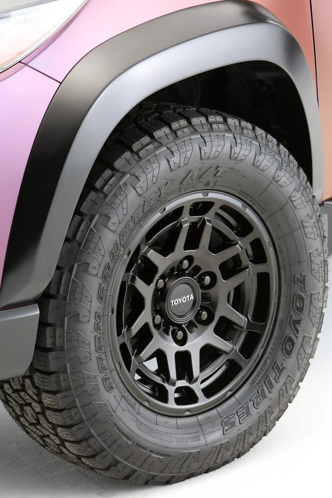 Toyota Corolla Cross bất ngờ thêm bản offroad: Gầm cao, lốp khủng, cốp thiết kế cực lạ, nhưng có chi tiết làm cho đẹp chứ không mấy tác dụng- Ảnh 9. Toyota Corolla Cross bất ngờ thêm bản offroad: Gầm cao, lốp khủng, cốp thiết kế cực lạ, nhưng có chi tiết làm cho đẹp chứ không mấy tác dụng- Ảnh 9.