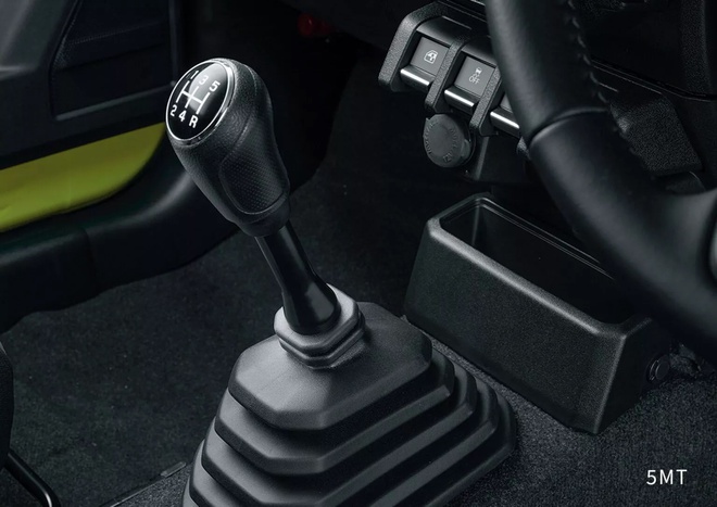 Suzuki Jimny hết thời bị chê 'đắt mà chẳng có gì': Màn mượn Swift, bổ sung ADAS- Ảnh 22. Suzuki Jimny hết thời bị chê 'đắt mà chẳng có gì': Màn mượn Swift, bổ sung ADAS- Ảnh 22.