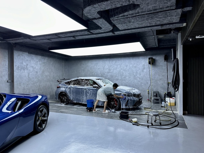 Honda Civic Type R sắp thành hàng sưu tầm hiếm cho dân chơi Việt: Còn 10 chiếc cuối, giá gần 3 tỷ đồng tiệm cận Porsche Macan- Ảnh 3. Honda Civic Type R sắp thành hàng sưu tầm hiếm cho dân chơi Việt: Còn 10 chiếc cuối, giá gần 3 tỷ đồng tiệm cận Porsche Macan- Ảnh 3.