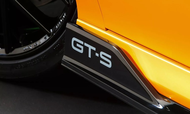 Muốn biết Toyota Camry độ lên nhìn thể thao và ‘chiến’ tới cỡ nào thì đây là câu trả lời cho các ‘dân chơi’- Ảnh 14. Muốn biết Toyota Camry độ lên nhìn thể thao và ‘chiến’ tới cỡ nào thì đây là câu trả lời cho các ‘dân chơi’- Ảnh 14.