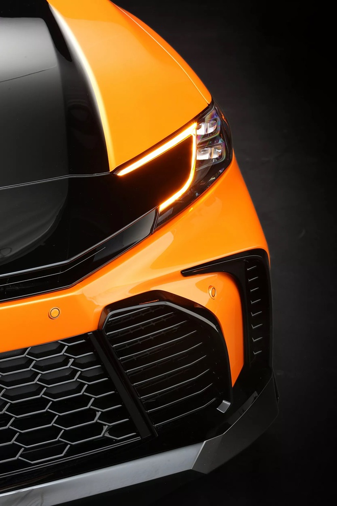 Muốn biết Toyota Camry độ lên nhìn thể thao và ‘chiến’ tới cỡ nào thì đây là câu trả lời cho các ‘dân chơi’- Ảnh 12. Muốn biết Toyota Camry độ lên nhìn thể thao và ‘chiến’ tới cỡ nào thì đây là câu trả lời cho các ‘dân chơi’- Ảnh 12.