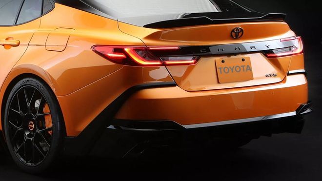 Muốn biết Toyota Camry độ lên nhìn thể thao và ‘chiến’ tới cỡ nào thì đây là câu trả lời cho các ‘dân chơi’- Ảnh 15. Muốn biết Toyota Camry độ lên nhìn thể thao và ‘chiến’ tới cỡ nào thì đây là câu trả lời cho các ‘dân chơi’- Ảnh 15.
