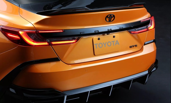 Muốn biết Toyota Camry độ lên nhìn thể thao và ‘chiến’ tới cỡ nào thì đây là câu trả lời cho các ‘dân chơi’- Ảnh 16. Muốn biết Toyota Camry độ lên nhìn thể thao và ‘chiến’ tới cỡ nào thì đây là câu trả lời cho các ‘dân chơi’- Ảnh 16.