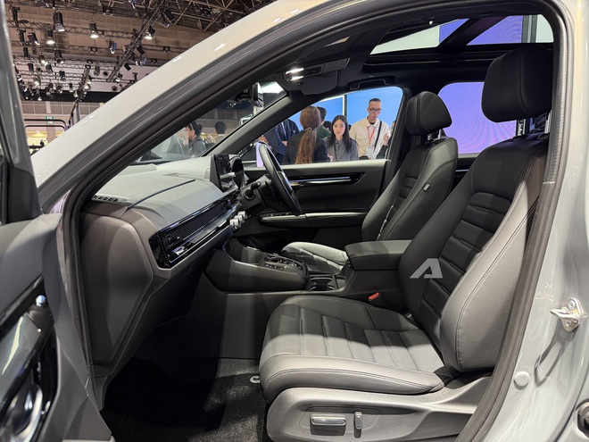 Sang tận Nhật Bản để xem Honda CR-V e:HEV RS Black Edition: Dự kiến ra mắt Việt Nam năm sau, tân trang diện mạo, sang số dạng phím bấm, có dẫn động 4 bánh- Ảnh 6.