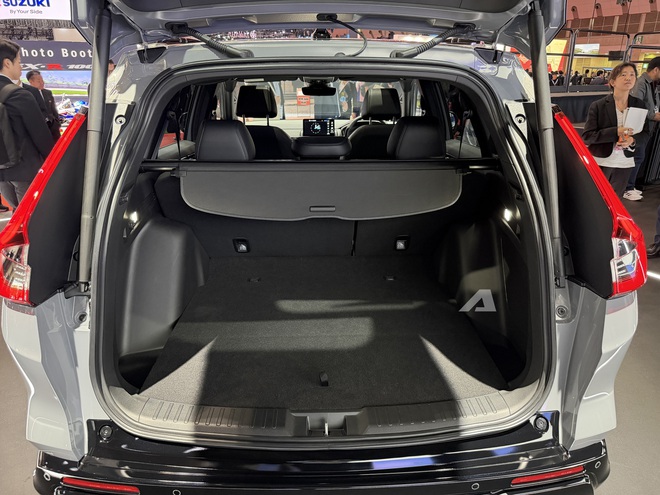 Sang tận Nhật Bản để xem Honda CR-V e:HEV RS Black Edition: Dự kiến ra mắt Việt Nam năm sau, tân trang diện mạo, sang số dạng phím bấm, có dẫn động 4 bánh- Ảnh 8.