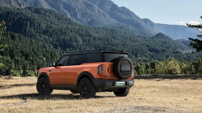 Ford Bronco có bản mà dân mê phượt sẽ thích: Cửa nóc mở cực dị, bếp sau cốp, chạy Hà Nội - Huế chỉ cần một lần sạc- Ảnh 9.