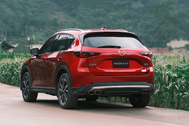 Mazda CX-5 ‘lội ngược dòng’ thắng giải ‘Xe Gia đình của năm Hạng 600 triệu - 1 tỷ đồng’- Ảnh 5. Mazda CX-5 ‘lội ngược dòng’ thắng giải ‘Xe Gia đình của năm Hạng 600 triệu - 1 tỷ đồng’- Ảnh 5.
