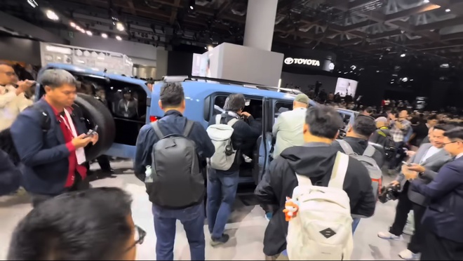 Cận cảnh Toyota Land Cruiser FJ tại Nhật Bản: Nhiều người chê 'ruột Fortuner' nhưng thực tế chứng minh điều ngược lại- Ảnh 4.