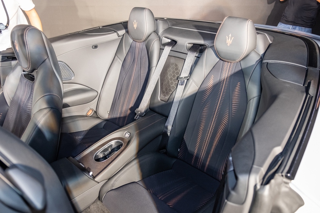 Maserati Grecale, GranCabrio bản điện ra mắt Việt Nam: Giá từ gần 5,5 tỷ đến hơn 13,3 tỷ đồng, mạnh ngang siêu xe, chạy tới 500km/sạc- Ảnh 25.