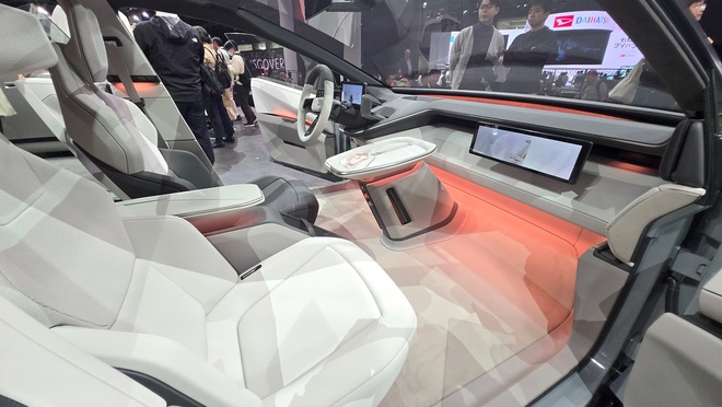 Ảnh thực tế bản xem trước Toyota Corolla đời mới: Dáng như siêu xe, có cả hybrid và điện, về Việt Nam dễ giành khách trẻ của K3, Mazda3- Ảnh 9.