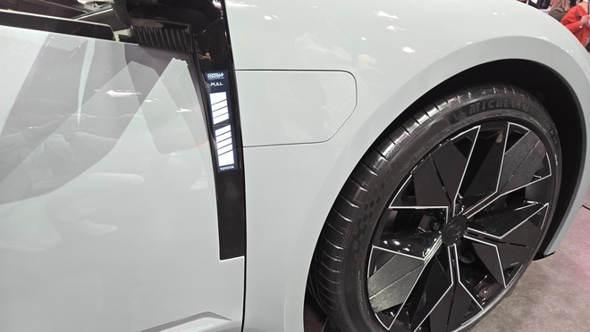 Ảnh thực tế bản xem trước Toyota Corolla đời mới: Dáng như siêu xe, có cả hybrid và điện, về Việt Nam dễ giành khách trẻ của K3, Mazda3- Ảnh 5.