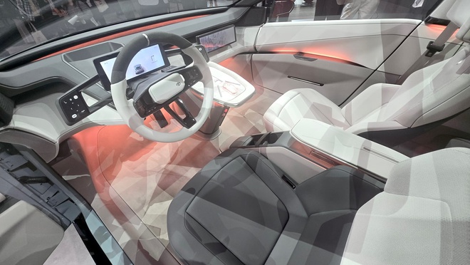 Ảnh thực tế bản xem trước Toyota Corolla đời mới: Dáng như siêu xe, có cả hybrid và điện, về Việt Nam dễ giành khách trẻ của K3, Mazda3- Ảnh 8.