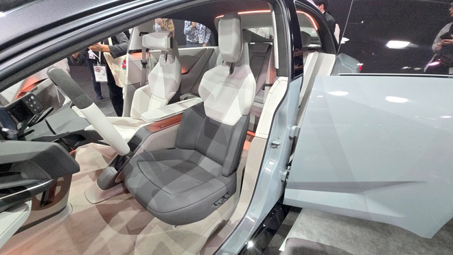 Ảnh thực tế bản xem trước Toyota Corolla đời mới: Dáng như siêu xe, có cả hybrid và điện, về Việt Nam dễ giành khách trẻ của K3, Mazda3- Ảnh 10.