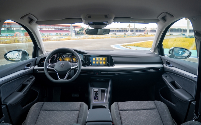 Volkswagen Golf ra mắt Việt Nam: Giá từ 798 triệu đồng, 6 phiên bản, mạnh nhất gần 320hp, thách thức Civic- Ảnh 13.