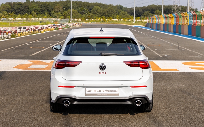 Volkswagen Golf ra mắt Việt Nam: Giá từ 798 triệu đồng, 6 phiên bản, mạnh nhất gần 320hp, thách thức Civic- Ảnh 3.
