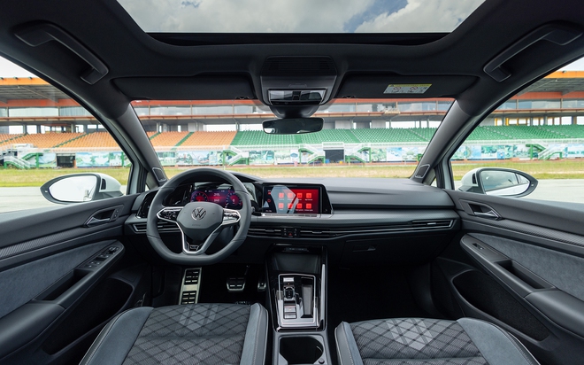 Volkswagen Golf ra mắt Việt Nam: Giá từ 798 triệu đồng, 6 phiên bản, mạnh nhất gần 320hp, thách thức Civic- Ảnh 11.
