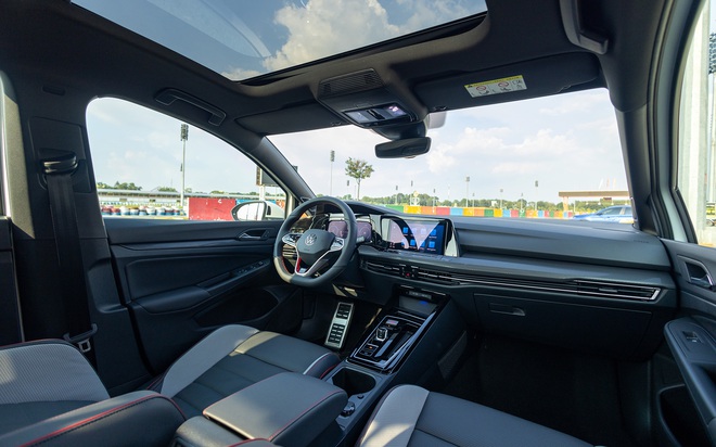 Volkswagen Golf ra mắt Việt Nam: Giá từ 798 triệu đồng, 6 phiên bản, mạnh nhất gần 320hp, thách thức Civic- Ảnh 12.