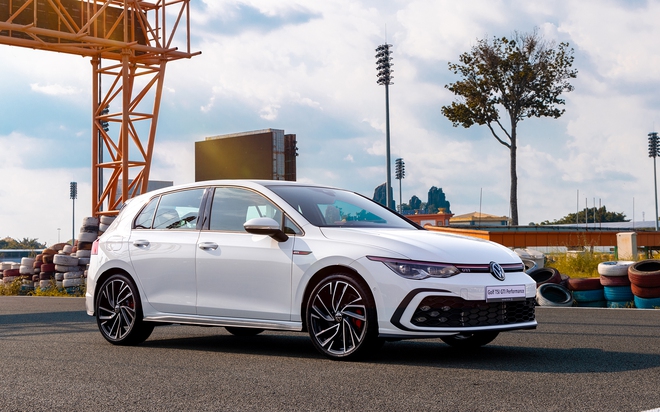 Volkswagen Golf ra mắt Việt Nam: Giá từ 798 triệu đồng, 6 phiên bản, mạnh nhất gần 320hp, thách thức Civic- Ảnh 8.