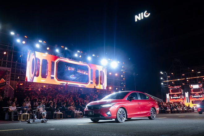 Chùm ảnh và khoảnh khắc mong chờ nhất lúc này tại CCA25: 13 giải, màn carwalk ấn tượng và hơn thế nữa- Ảnh 2.