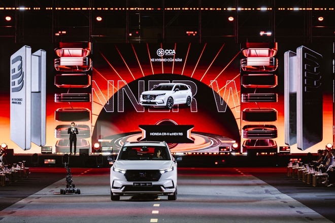 Chùm ảnh và khoảnh khắc mong chờ nhất lúc này tại CCA25: 13 giải, màn carwalk ấn tượng và hơn thế nữa- Ảnh 12.