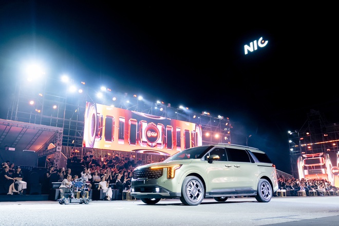 Chùm ảnh và khoảnh khắc mong chờ nhất lúc này tại CCA25: 13 giải, màn carwalk ấn tượng và hơn thế nữa- Ảnh 6.