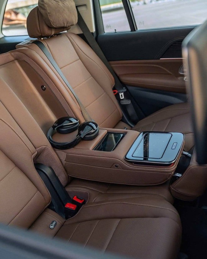 Mercedes-Benz GLS có bản làm riêng cho Việt Nam: Giá 5,999 tỷ đồng, thêm nhiều trang bị tiện nghi xịn sò phục vụ ‘chủ tịch’- Ảnh 4.
