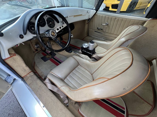 Porsche 356A Speedster hơn 70 tuổi gia nhập bộ sưu tập của ông Đặng Lê Nguyên Vũ, tra giá mới biết ngang ngửa siêu xe đời mới- Ảnh 6.