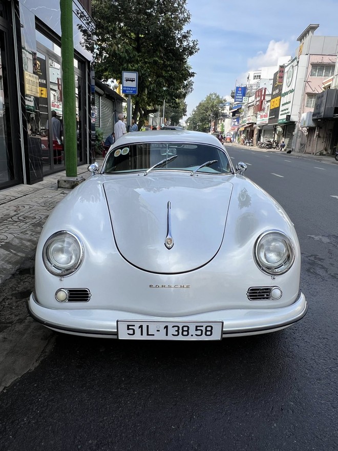 Porsche 356A Speedster hơn 70 tuổi gia nhập bộ sưu tập của ông Đặng Lê Nguyên Vũ, tra giá mới biết ngang ngửa siêu xe đời mới- Ảnh 2.