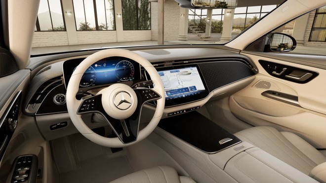 Lộ diện Mercedes-Benz E 200 Exclusive 2025 tại Hà Nội: Mâm 19inch, không có tùy chọn AMG, giá dự kiến trên 2,3 tỷ- Ảnh 6. Lộ diện Mercedes-Benz E 200 Exclusive 2025 tại Hà Nội: Mâm 19inch, không có tùy chọn AMG, giá dự kiến trên 2,3 tỷ- Ảnh 6.