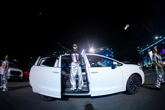 Nhìn lại 3 màn trao giải đậm chất xe của Car Choice Awards 2025: Xe không chỉ được vinh danh mà còn được 'kể chuyện'- Ảnh 23. Nhìn lại 3 màn trao giải đậm chất xe của Car Choice Awards 2025: Xe không chỉ được vinh danh mà còn được 'kể chuyện'- Ảnh 23.