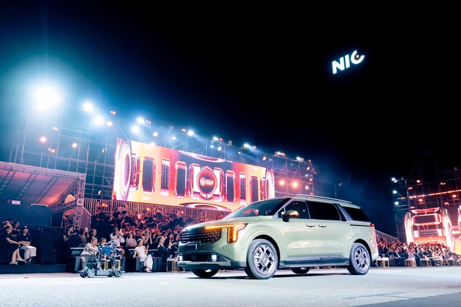 Nhìn lại 3 màn trao giải đậm chất xe của Car Choice Awards 2025: Xe không chỉ được vinh danh mà còn được 'kể chuyện'- Ảnh 3. Nhìn lại 3 màn trao giải đậm chất xe của Car Choice Awards 2025: Xe không chỉ được vinh danh mà còn được 'kể chuyện'- Ảnh 3.