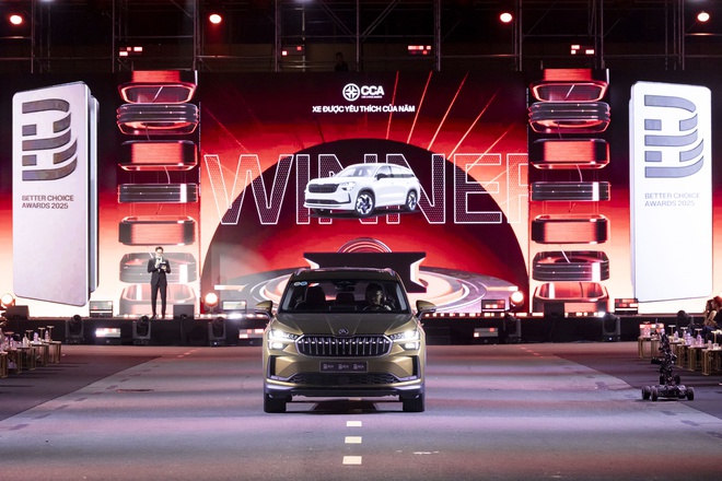 Nhìn lại 3 màn trao giải đậm chất xe của Car Choice Awards 2025: Xe không chỉ được vinh danh mà còn được 'kể chuyện'- Ảnh 7. Nhìn lại 3 màn trao giải đậm chất xe của Car Choice Awards 2025: Xe không chỉ được vinh danh mà còn được 'kể chuyện'- Ảnh 7.