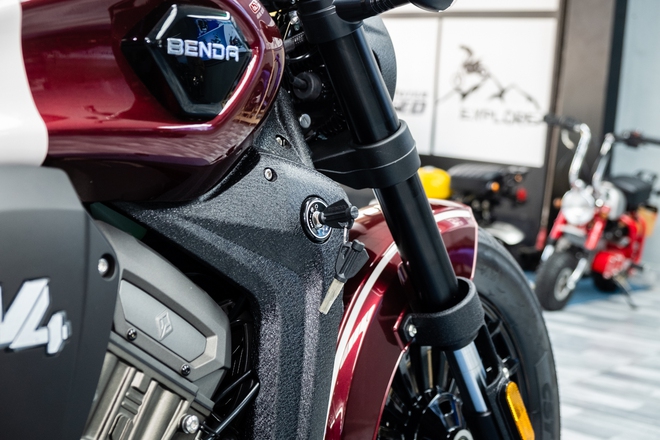 Thêm 2 mô tô 'giá rẻ' về Việt Nam: Treo khí nén nâng hạ như ô tô hạng sang, đấu Honda Rebel 500- Ảnh 21. Thêm 2 mô tô 'giá rẻ' về Việt Nam: Treo khí nén nâng hạ như ô tô hạng sang, đấu Honda Rebel 500- Ảnh 21.